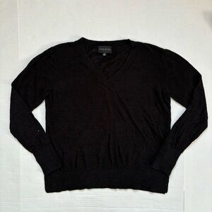 Premise- Women’s Black V Neck Sweater